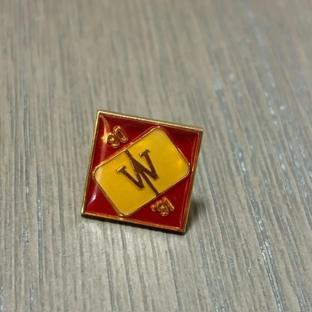 Vintage 1990-1991 W Red Yellow Enamel Lapel Pin Gold Tone